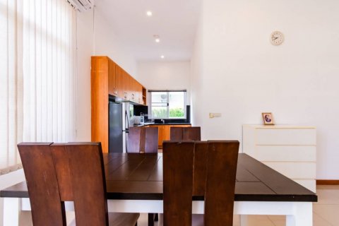 Chalet de 3 dormitorios en Hua Hin, Tailandia № 115360 - foto 8