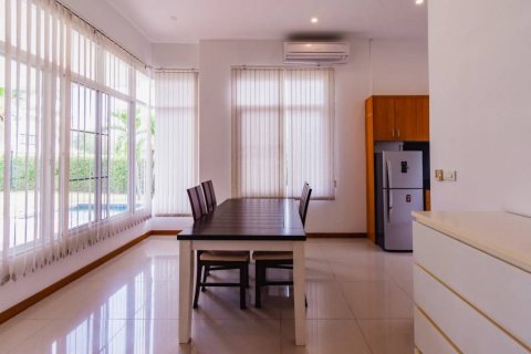 Chalet de 3 dormitorios en Hua Hin, Tailandia № 115360 - foto 6