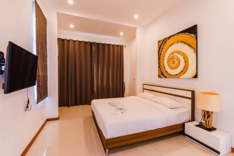 Chalet de 3 dormitorios en Hua Hin, Tailandia № 115360 - foto 10
