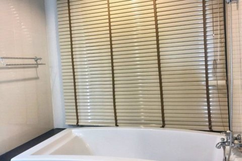 Condo in Bangkok, Thailand, 2 bedrooms № 115361 - photo 5