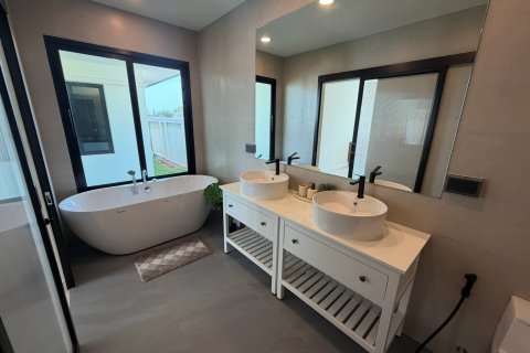 Villa in Hua Hin, Thailand 3 Schlafzimmer № 169849 - Foto 11
