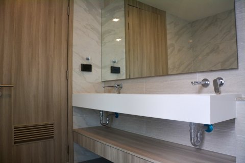Condominio de 3 dormitorios en Bangkok, Tailandia № 66394 - foto 15
