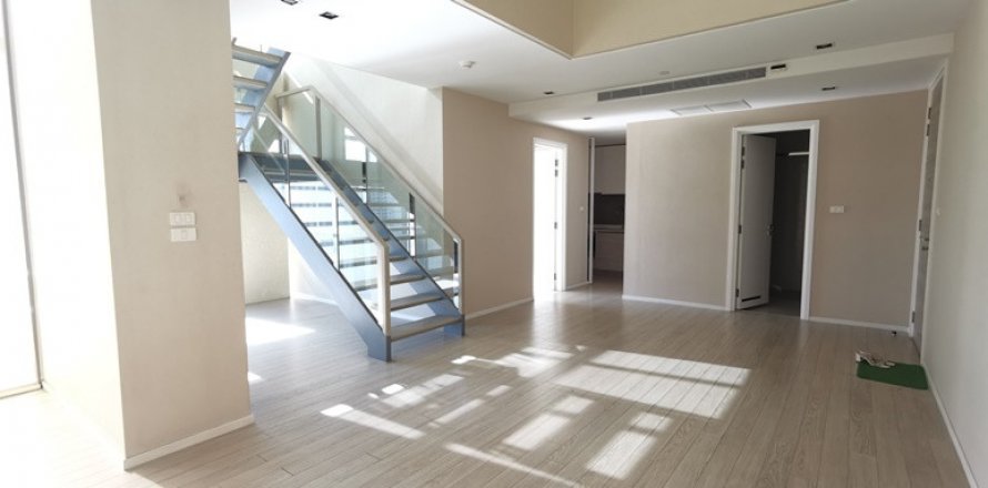 Condominio de 2 dormitorios en Bangkok, Tailandia № 66399