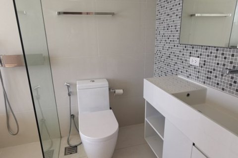Condominio de 2 dormitorios en Bangkok, Tailandia № 66399 - foto 10