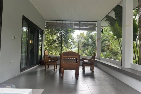 Chalet de 3 dormitorios en Surat Thani, Tailandia № 157353 - foto 5