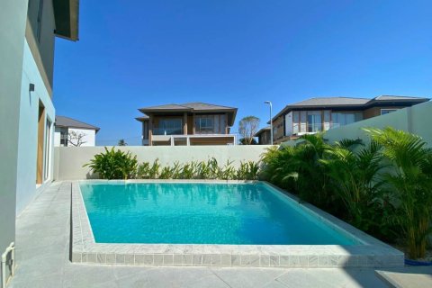House in Pattaya, Thailand 4 bedrooms № 157351