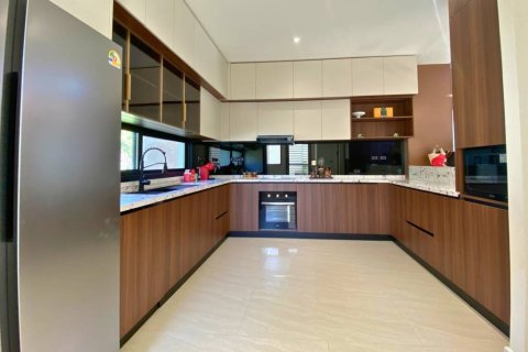 Casa de 4 dormitorios en Pattaya, Tailandia № 157351 - foto 9