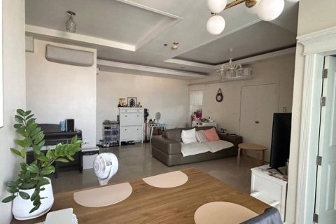 Condominio de 3 dormitorios en Bang Na, Bangkok, Tailandia № 161115 - foto 2