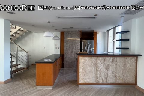 Reihenhaus in Sathon, Bangkok, Thailand 4 Schlafzimmer № 201039 - Foto 3