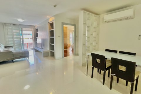Condominio de 2 dormitorios en Watthana, Bangkok, Tailandia № 201042 - foto 7