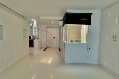 Condominio de 2 dormitorios en Watthana, Bangkok, Tailandia № 201042 - foto 9