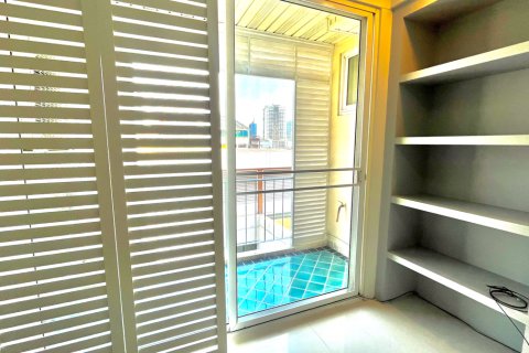 Condominio de 2 dormitorios en Watthana, Bangkok, Tailandia № 201042 - foto 22