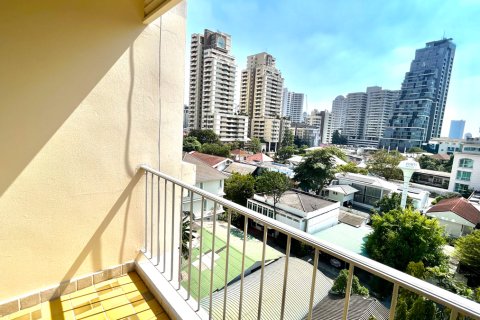 Condominio de 2 dormitorios en Watthana, Bangkok, Tailandia № 201042 - foto 24