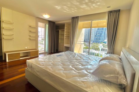 Condominio de 2 dormitorios en Watthana, Bangkok, Tailandia № 201042 - foto 15