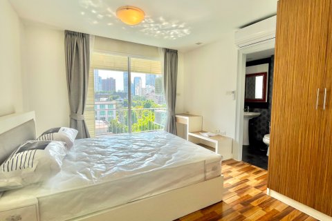 Condominio de 2 dormitorios en Watthana, Bangkok, Tailandia № 201042 - foto 18