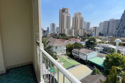 Condominio de 2 dormitorios en Watthana, Bangkok, Tailandia № 201042 - foto 5