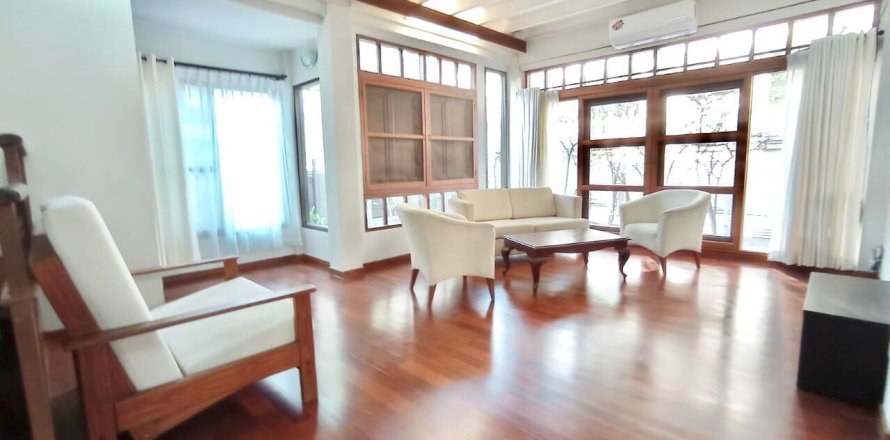 Maison à Bangkok, Thaïlande 4 chambres № 157539