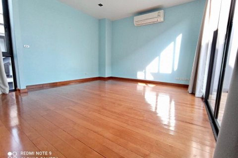 Casa de 4 dormitorios en Bangkok, Tailandia № 157535 - foto 6