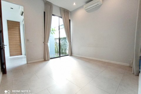 Casa de 4 dormitorios en Bangkok, Tailandia № 157535 - foto 23