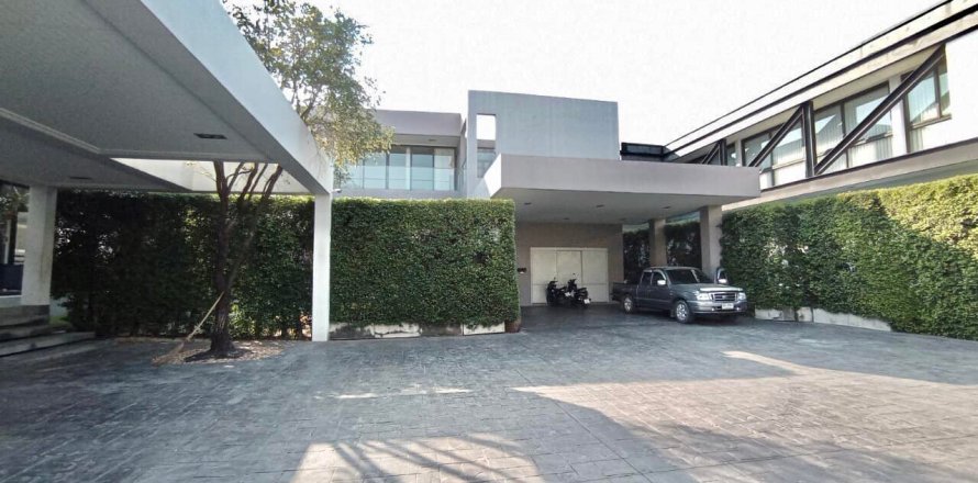 Casa de 4 dormitorios en Bangkok, Tailandia № 157535