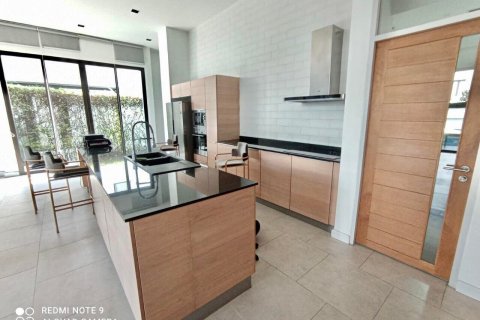 Casa de 4 dormitorios en Bangkok, Tailandia № 157535 - foto 19