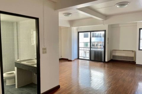Reihenhaus in Bangkok, Thailand 4 Schlafzimmer № 157533