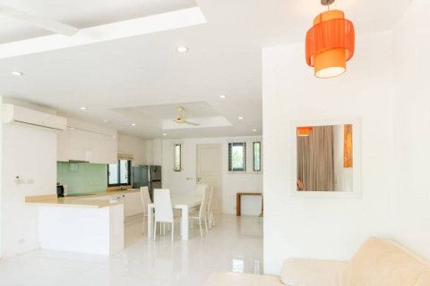 Chalet de 3 dormitorios en Surat Thani, Tailandia № 150449 - foto 8