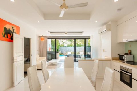 Chalet de 3 dormitorios en Surat Thani, Tailandia № 150449 - foto 7