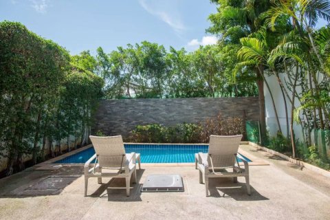 Chalet de 3 dormitorios en Surat Thani, Tailandia № 150449 - foto 2