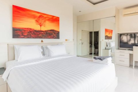 Chalet de 3 dormitorios en Surat Thani, Tailandia № 150449 - foto 9