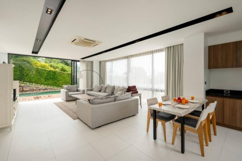 Chalet de 3 dormitorios en Surat Thani, Tailandia № 150446 - foto 6