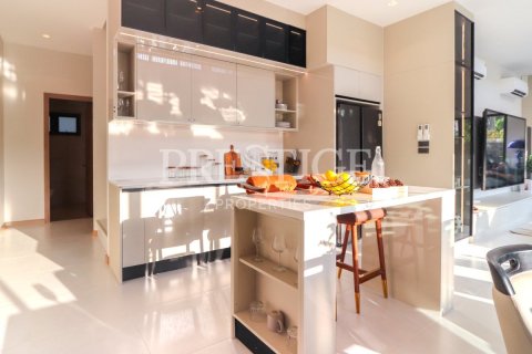 House in Pattaya, Thailand 8 bedrooms № 234109 - photo 6