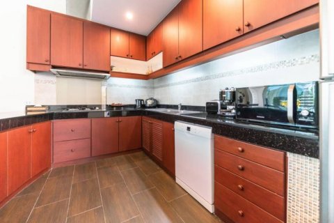 Chalet de 4 dormitorios en Phuket, Tailandia № 147006 - foto 9