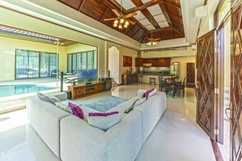 Chalet de 4 dormitorios en Phuket, Tailandia № 147006 - foto 3