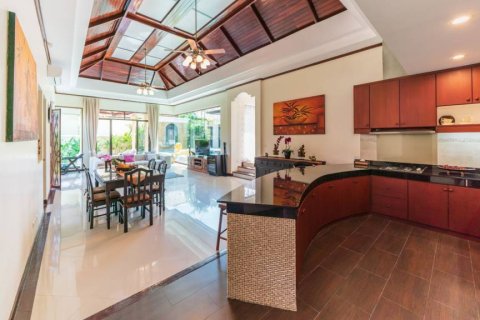 Chalet de 4 dormitorios en Phuket, Tailandia № 147006 - foto 5