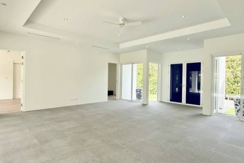 Chalet de 3 dormitorios en Hua Hin, Tailandia № 147003 - foto 4