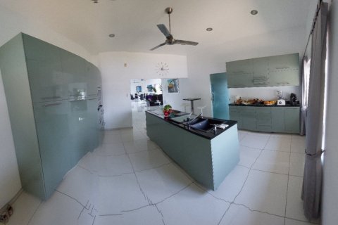 Chalet de 3 dormitorios en San Sai, Tailandia № 140878 - foto 5