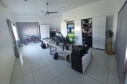Chalet de 3 dormitorios en San Sai, Tailandia № 140878 - foto 3