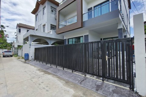 Haus in Bangkok, Thailand 4 Schlafzimmer № 183017 - Foto 28