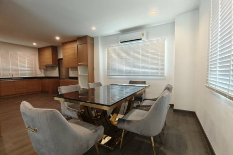 Haus in Bangkok, Thailand 4 Schlafzimmer № 183017 - Foto 7