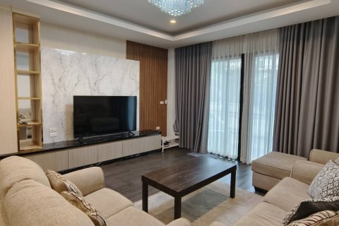 Haus in Bangkok, Thailand 4 Schlafzimmer № 183017 - Foto 4