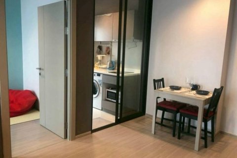 Condo in Bangkok, Thailand, 2 bedrooms № 134582 - photo 3