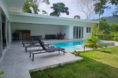Chalet de 4 dormitorios en Surat Thani, Tailandia № 134581 - foto 2