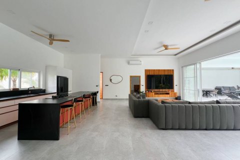 Chalet de 4 dormitorios en Surat Thani, Tailandia № 134581 - foto 10