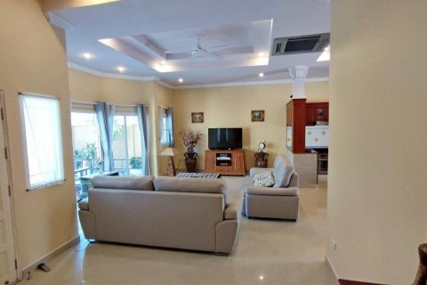 Casa de 3 dormitorios en Pattaya, Tailandia № 150988 - foto 19
