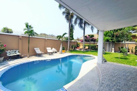 Casa de 3 dormitorios en Pattaya, Tailandia № 150988 - foto 8