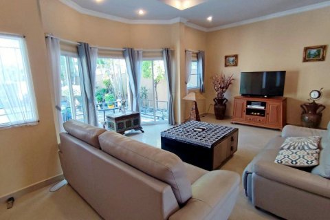 Casa de 3 dormitorios en Pattaya, Tailandia № 150988 - foto 17