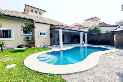 Casa de 3 dormitorios en Pattaya, Tailandia № 150988 - foto 4