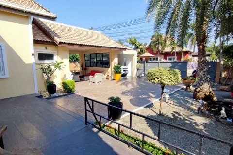 Casa de 3 dormitorios en Pattaya, Tailandia № 150988 - foto 11