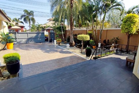 Casa de 3 dormitorios en Pattaya, Tailandia № 150988 - foto 12